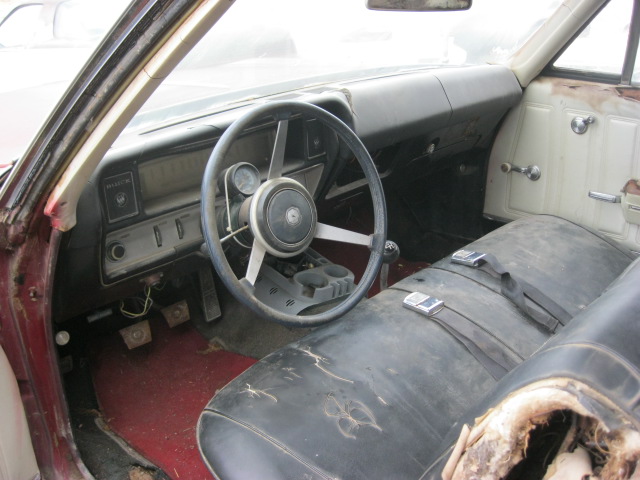 1968 Buick Skylark 2 door hardtop 250 cylinder with a Saginaw 4 speed,  runs good, straight body, rusty trunk.   $2,150  n-354