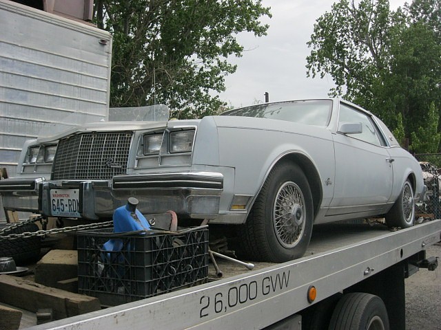 1982 Buick Riviera   Loaded, super straight, not rusty, low miles, 307 Olds Gas engine, needs paint    $1,750  n-372