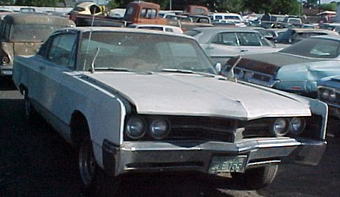 1967 Chrysler 300 2 Door Hardtop Has bucket seats, power steering, power brakes, A/C. No engine or trans.  Nice body and interior -- even has fender skirts.  $1,200 n-238