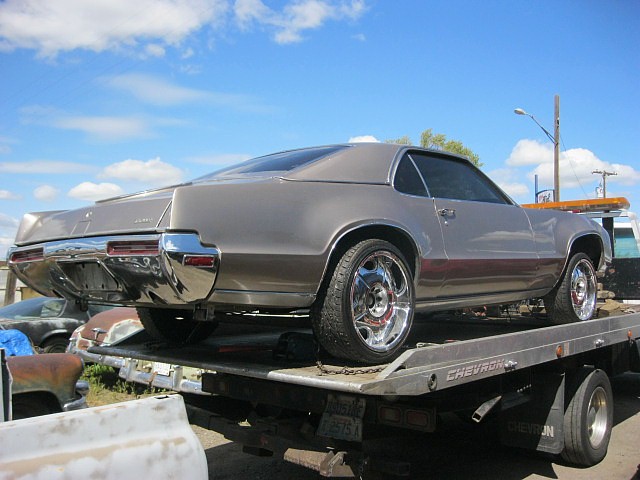 1970 Olds Toronado GT    wrecked front end, no engine, but loaded with options.  Parts Car.  n-388