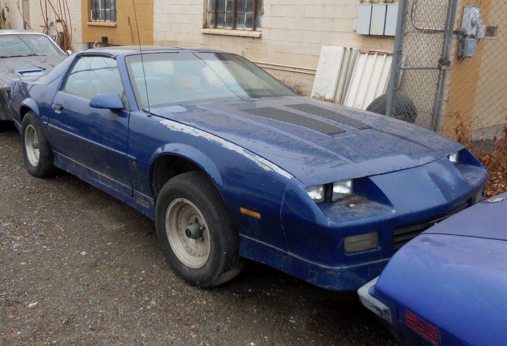 1989 Camaro RS  No engine or trans, otherwise complete. Nice straight body, not rusty, custom wheels.    $1,000  n-462
